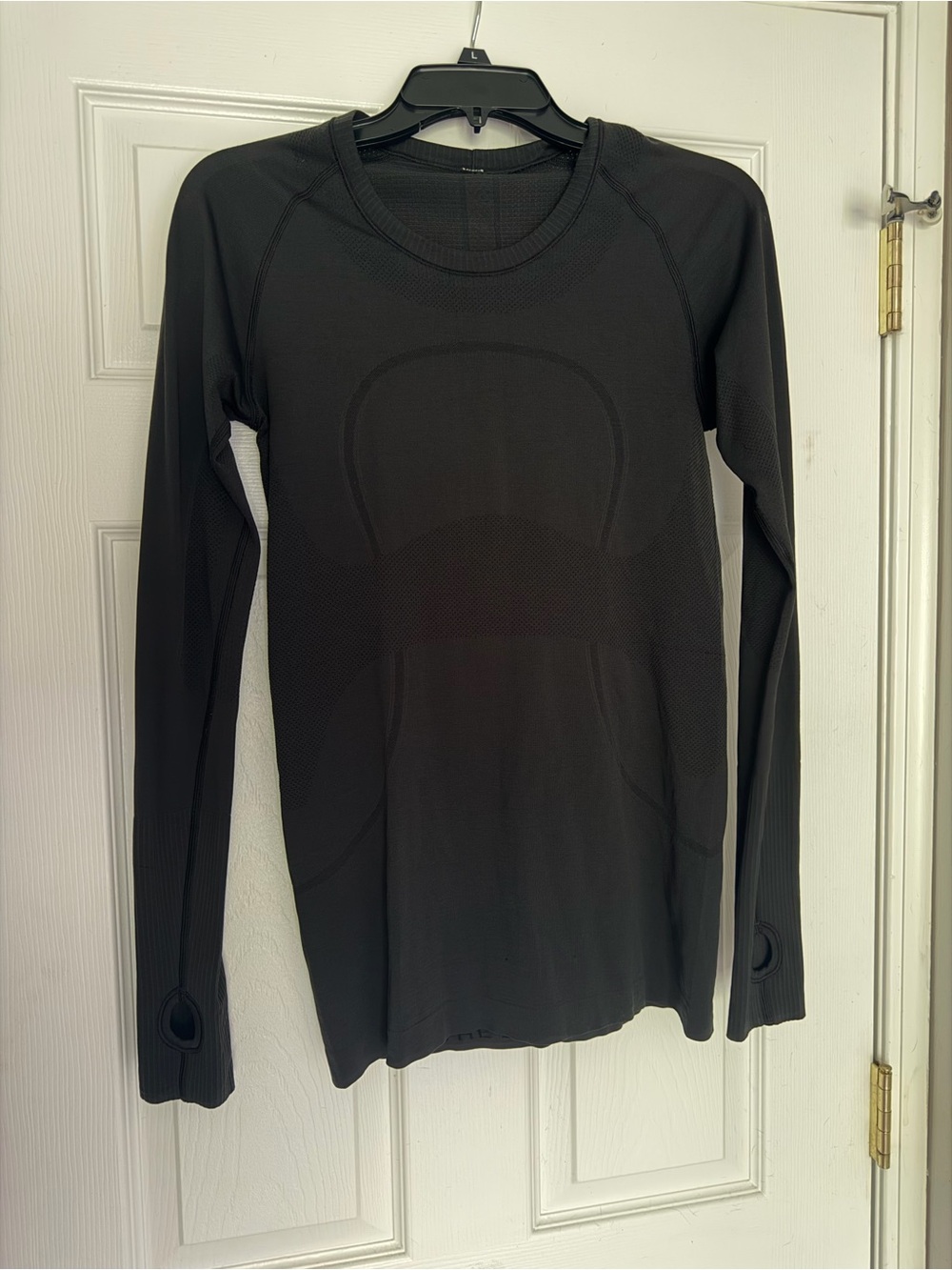 Long sleeve Lululemon swiftly shirt